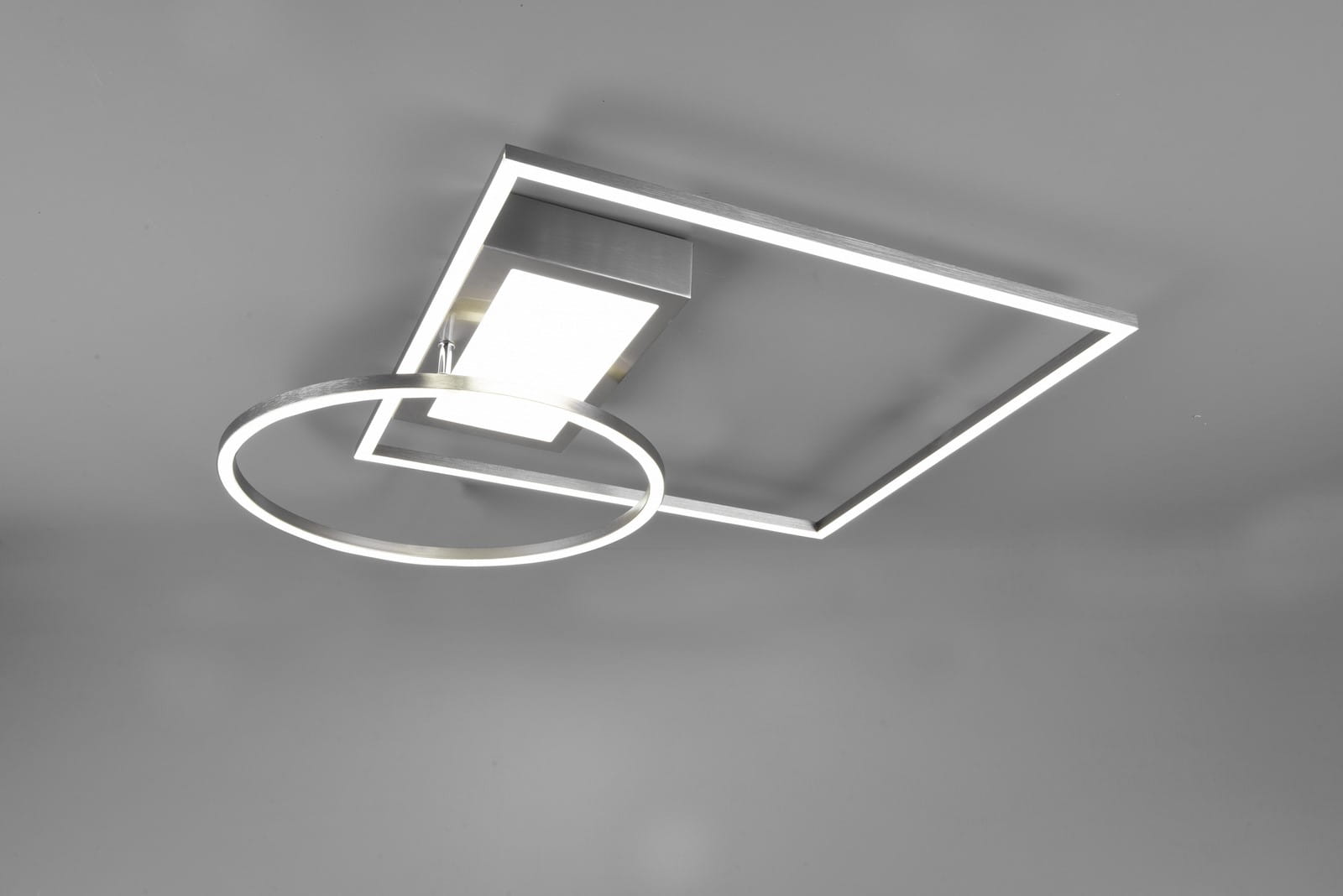 620510307_1.jpg