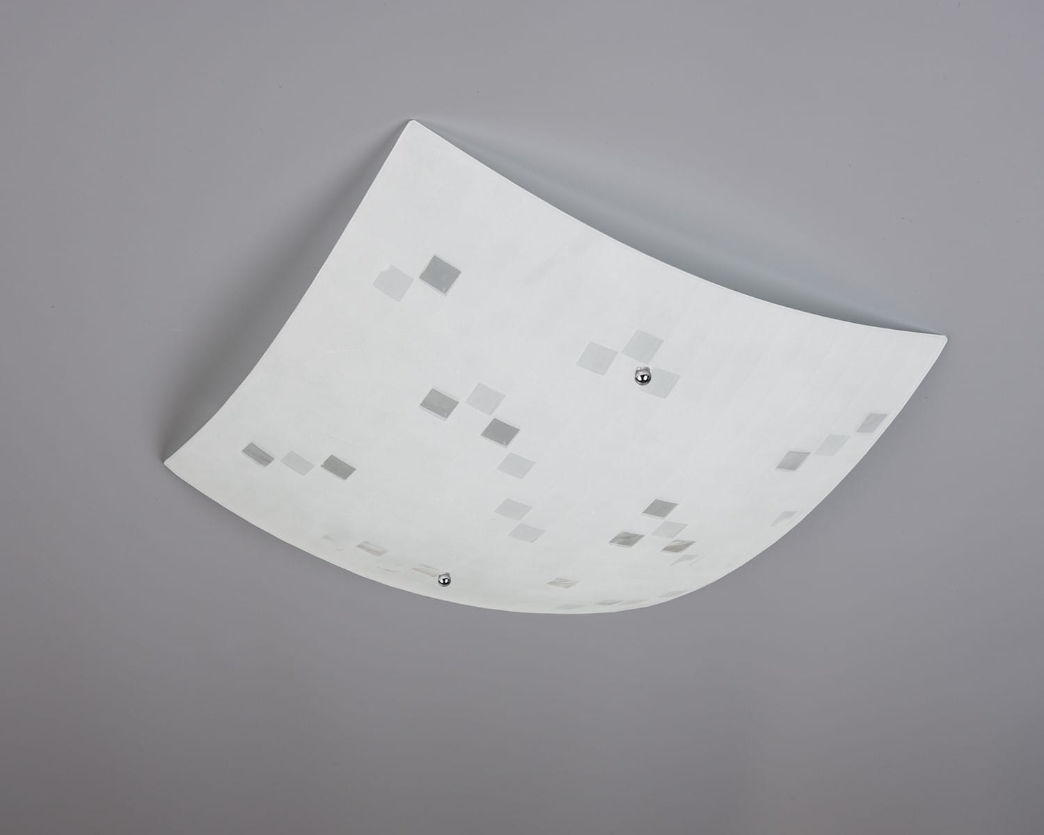 600400100_1.jpg