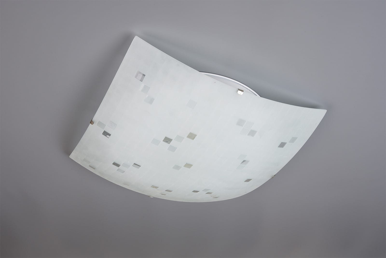 600400200_1.jpg