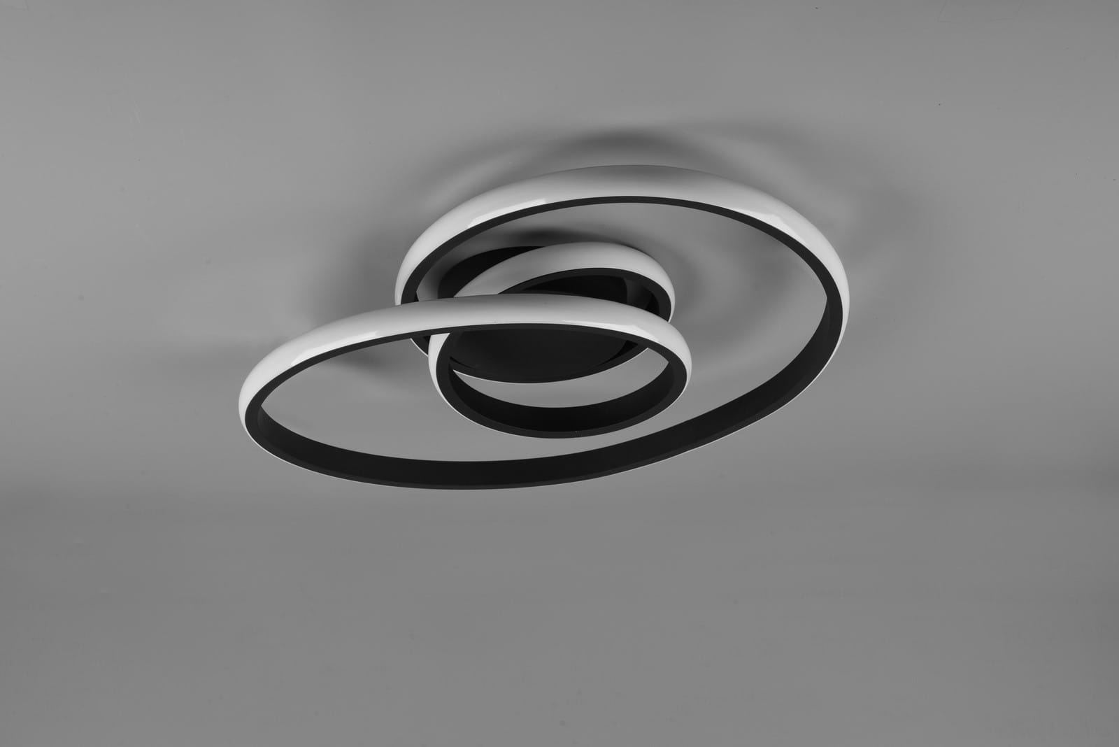 R62751132_1.jpg