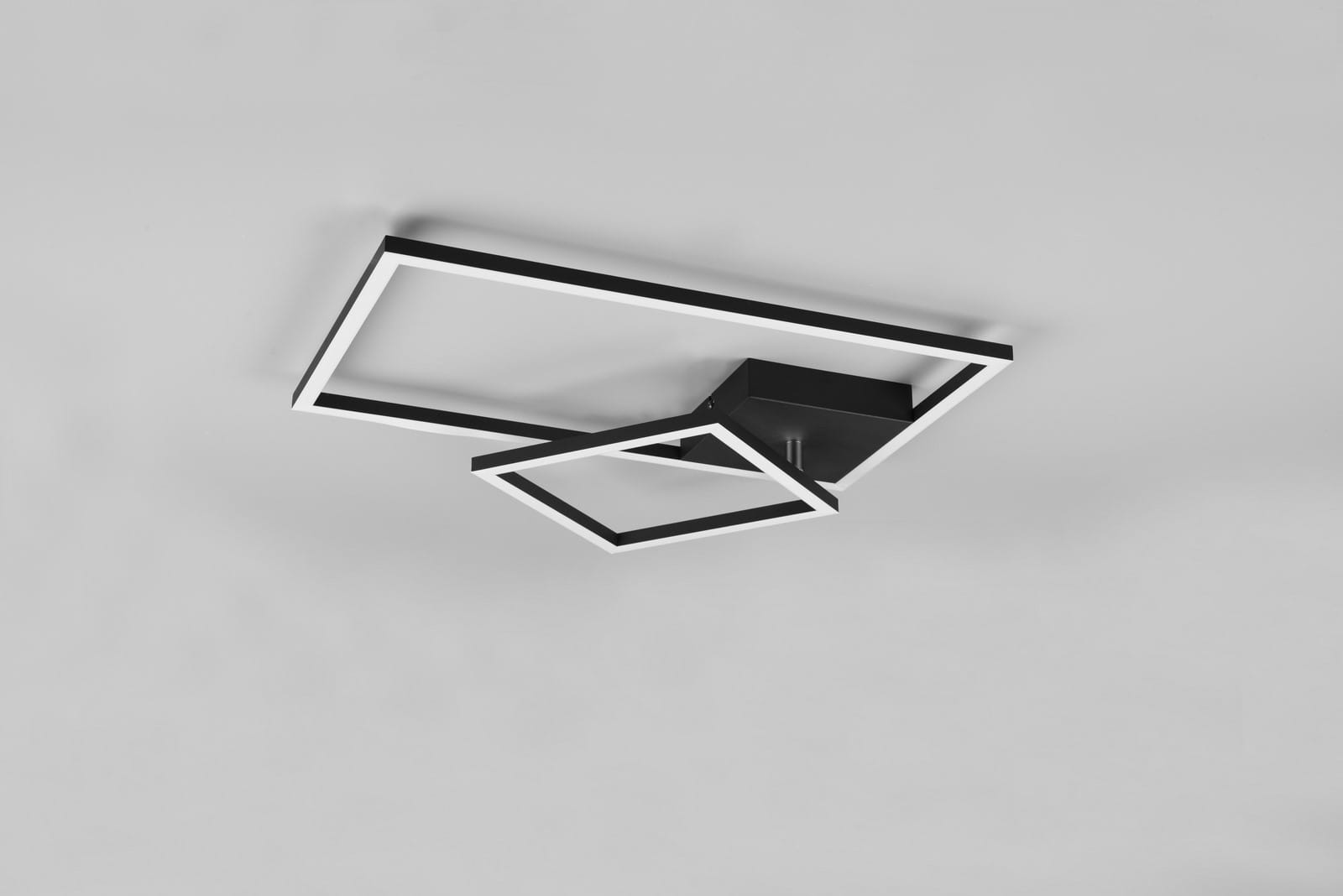 R62642432_5.jpg
