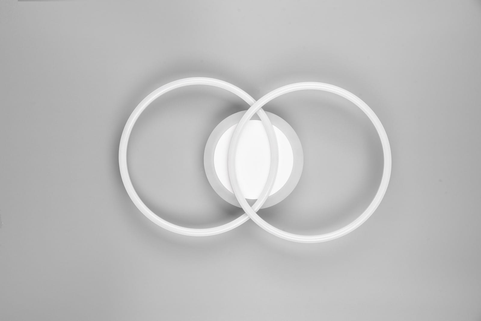 R62783431_3.jpg